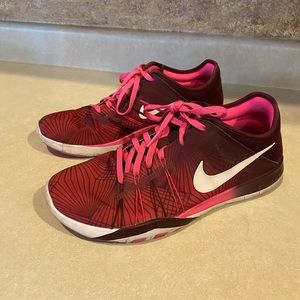 NIKE FREE WOMEN’S SHOE
